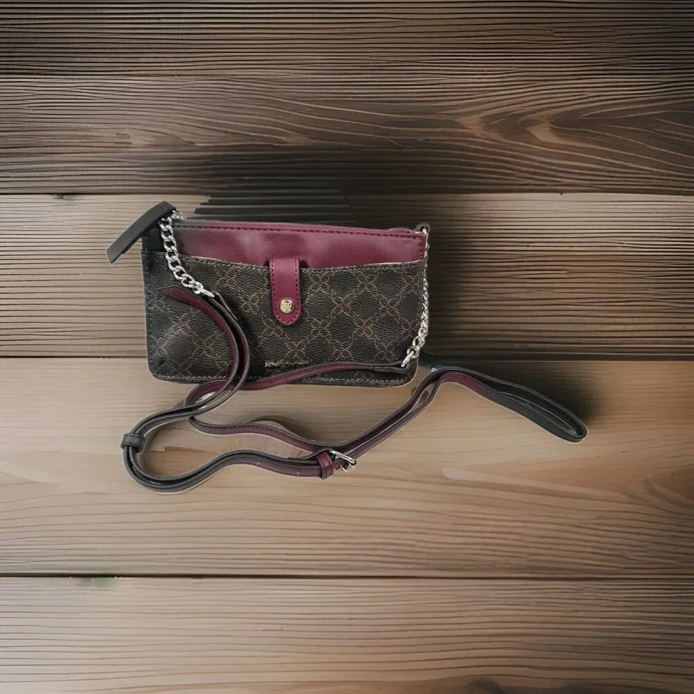 Nine West Zippered Crossbody Bag Phone Wallet Brown Burgundy Adjustable Strap